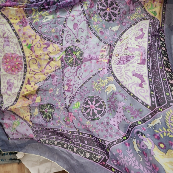 💓 Hermes Purple and Lavender Patterned Scarf - Picture 11 of 17